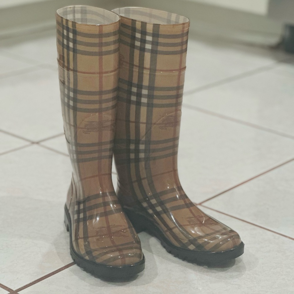 NEW Burberry Rain Boots